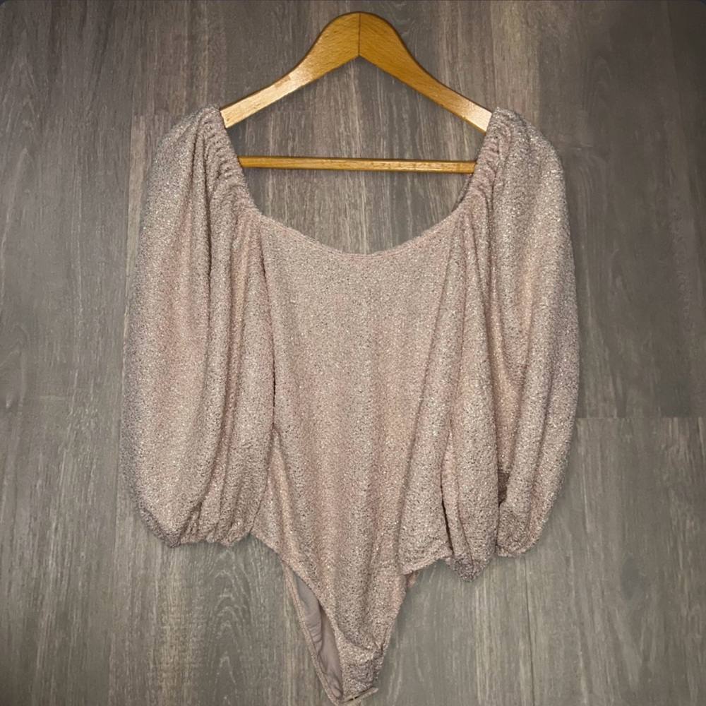 Bucket List Shimmer Puff Sleeve Bodysuit Size Large‎